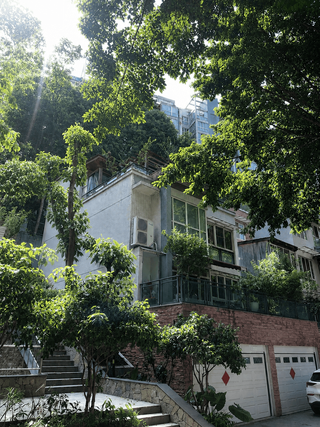 铜仁岛居岁月从容升级：小小岛老别墅加装蒂升悦行款电梯